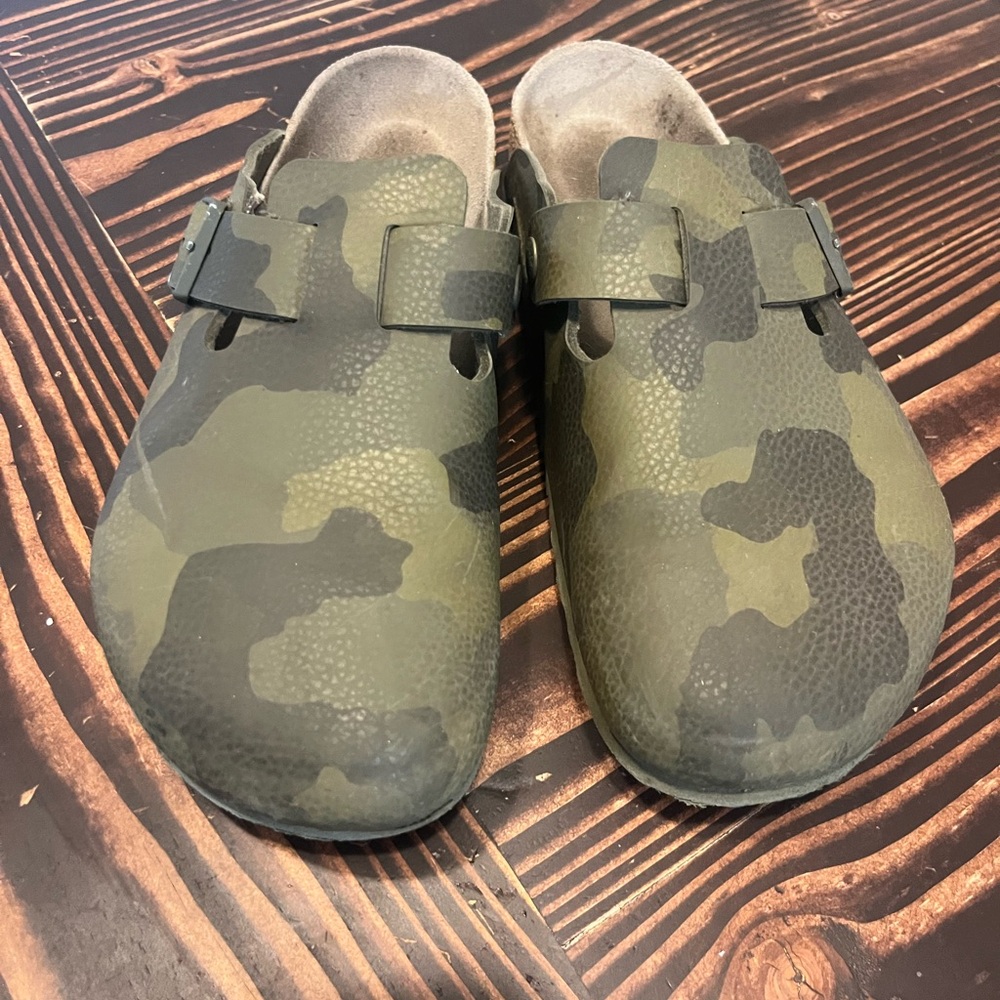Birkenstock Men's Camouflage clogs size 42